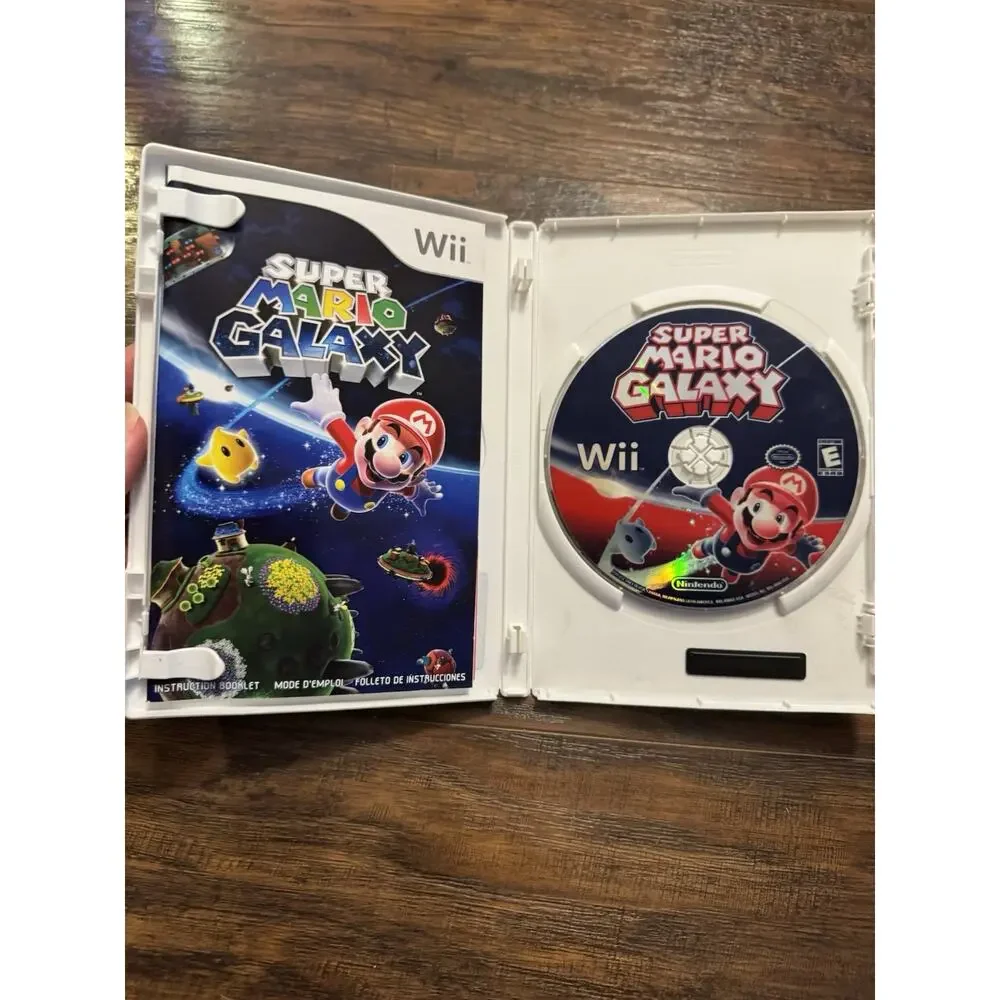 Super Mario Galaxy (Nintendo Wii, 2011) - Complete w/Disc, Case and Manual